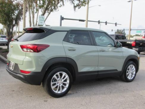 Used 2025 Chevrolet TrailBlazer LS w/ LS Convenience Package image 6