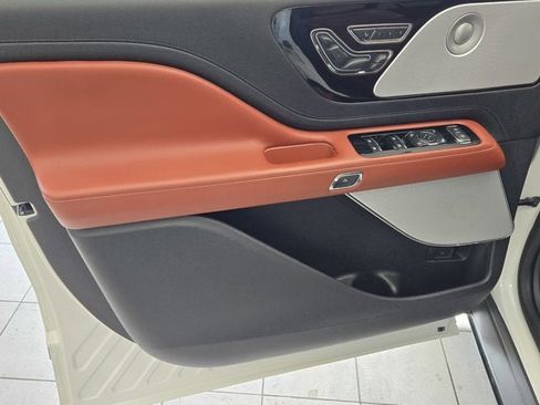 Used 2025 Lincoln Aviator Reserve w/ Equipment Group 201A image 21