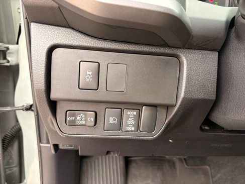 Used 2023 Toyota Tacoma TRD Sport AWD/4WD image 28