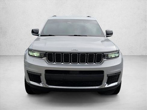 Used 2021 Jeep Grand Cherokee L Limited AWD/4WD image 2