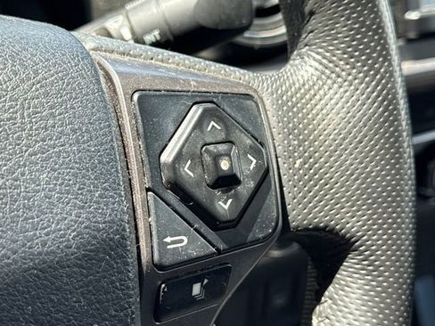Used 2019 Toyota Tacoma SR5 AWD/4WD image 25