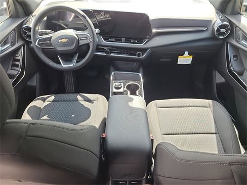 New 2026 Chevrolet Equinox LT image 9