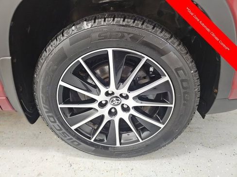 Used 2017 Toyota Highlander SE image 8