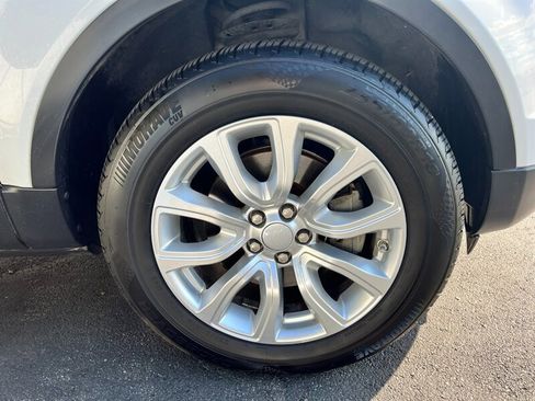 Used 2018 Land Rover Range Rover Evoque SE image 10