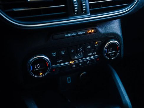 Used 2020 Ford Escape Titanium w/ Titanium Premium Package 2.0 image 19