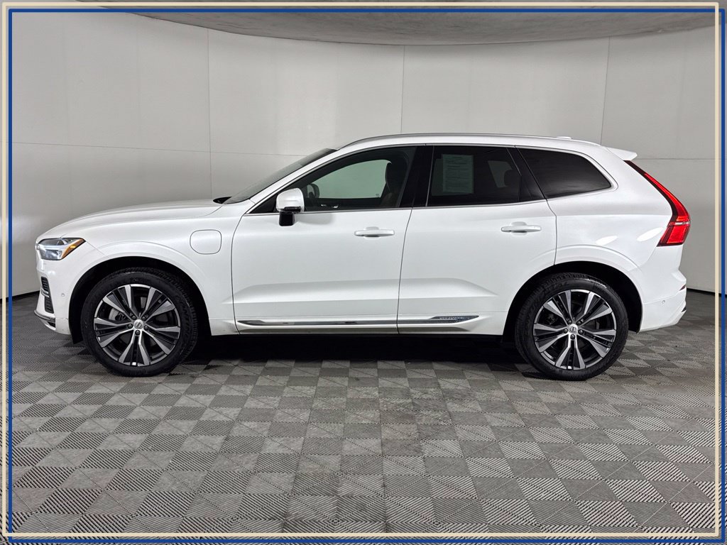 Used 2022 Volvo XC60 T8 Inscription Expression w/ Advanced Package AWD/4WD image 13
