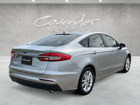 Used 2020 Ford Fusion SE FWD image 16