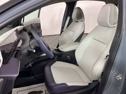 New 2026 Nissan Leaf Platinum+ w/ Cargo Package (Platinum+) FWD image 19