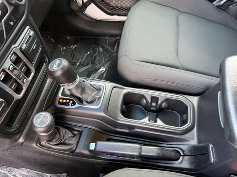 Used 2019 Jeep Wrangler Unlimited Sport S AWD/4WD image 29