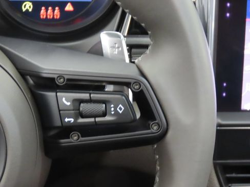 Certified 2026 Porsche Macan AWD/4WD image 22