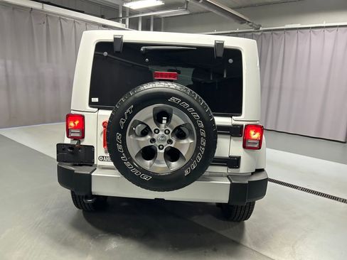 Used 2018 Jeep Wrangler Unlimited Sahara w/ Connectivity Group image 6