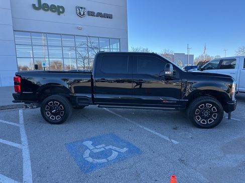 Used 2025 Ford F350 Platinum image 33