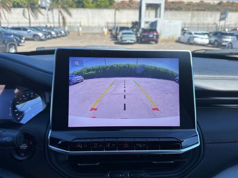 Used 2025 Jeep Compass Trailhawk w/ Trailer Tow Group image 17