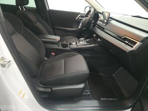 Used 2022 Mitsubishi Outlander ES AWD/4WD image 3