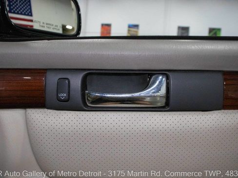 Used 1999 Cadillac Seville STS w/ Convenience Pkg image 36