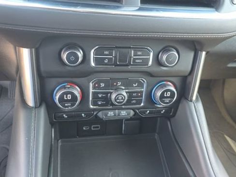 Used 2023 Chevrolet Tahoe Z71 w/ Luxury Package AWD/4WD image 22