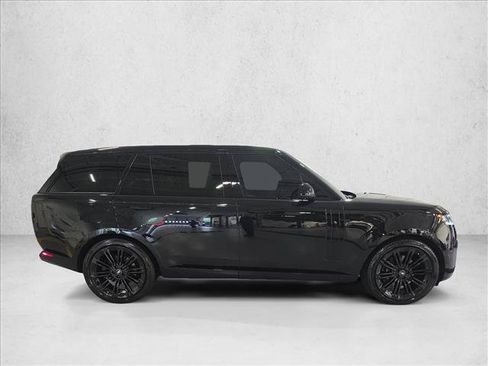 Used 2023 Land Rover Range Rover Long Wheelbase SE AWD/4WD image 4