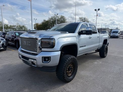 Used 2017 GMC Sierra 2500 Denali w/ Duramax Plus Package image 1