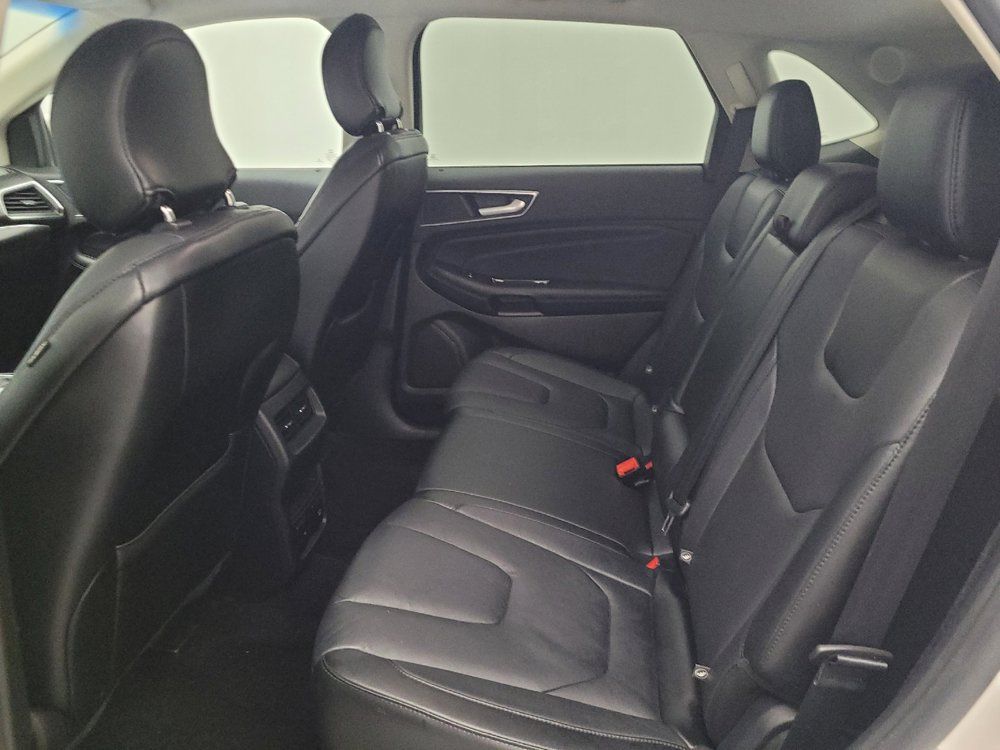 Used 2016 Ford Edge Titanium w/ Technology Package AWD/4WD image 18