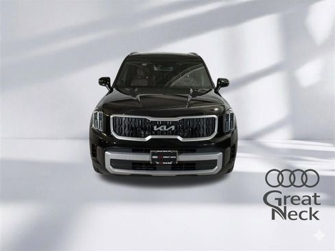 Used 2023 Kia Telluride EX w/ EX Captain's Chair Package image 25