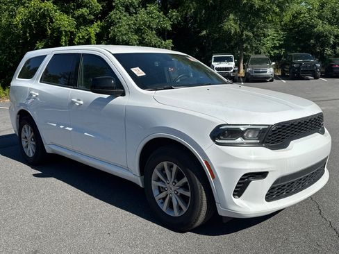 Used 2025 Dodge Durango GT RWD image 3