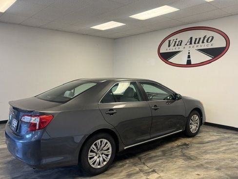 Used 2012 Toyota Camry LE FWD image 6