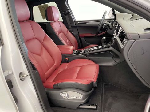 Certified 2023 Porsche Macan AWD/4WD image 23