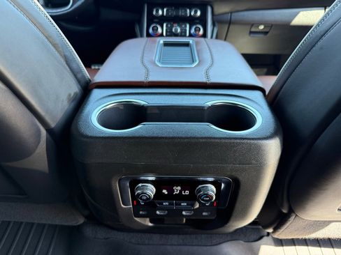 Used 2024 GMC Yukon Denali Ultimate AWD/4WD image 41