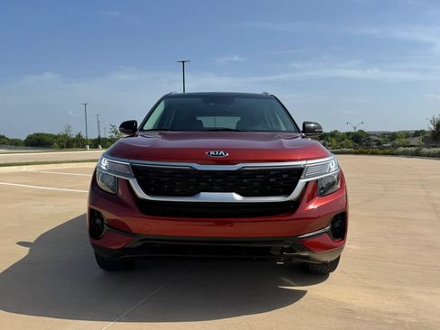 Used 2021 Kia Seltos S AWD/4WD image 2