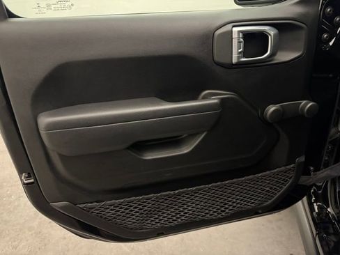 Used 2022 Jeep Wrangler Willys image 4