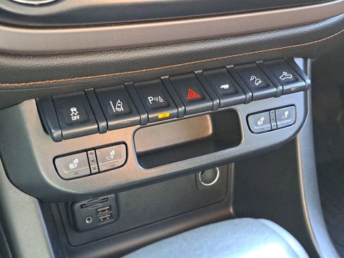 Used 2021 GMC Canyon AT4 w/ Driver Alert Package image 24