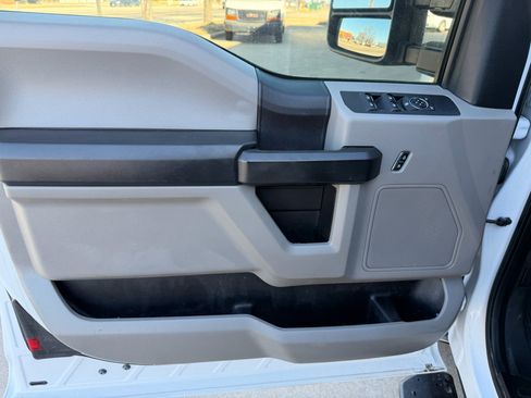 Used 2019 Ford F250 XL w/ Power Equipment Group image 24
