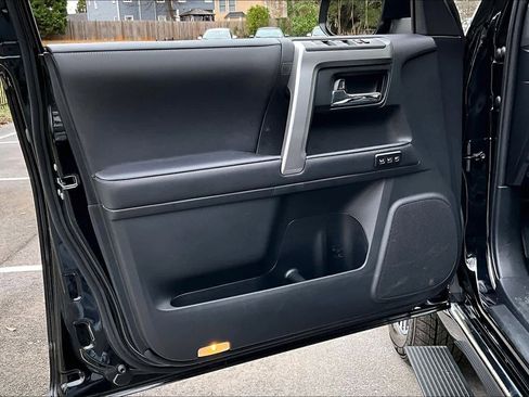 Used 2023 Toyota 4Runner Limited image 20