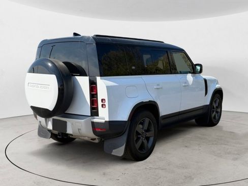 Used 2024 Land Rover Defender 110 S image 4