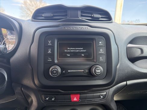 Certified 2017 Jeep Renegade Latitude w/ Cold Weather Group AWD/4WD image 21