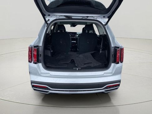 Used 2023 Kia Sorento EX image 9