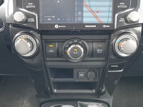Used 2020 Toyota 4Runner TRD Off-Road Premium AWD/4WD image 31