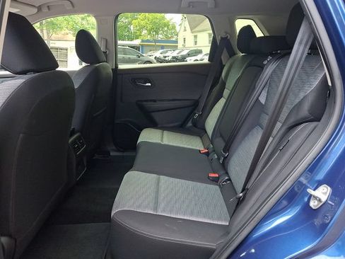 Used 2023 Nissan Rogue SV AWD/4WD image 11