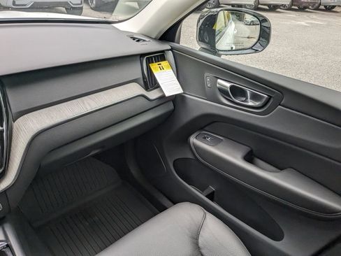New 2025 Volvo XC60 B5 Plus w/ Protection Package Premier AWD/4WD image 17