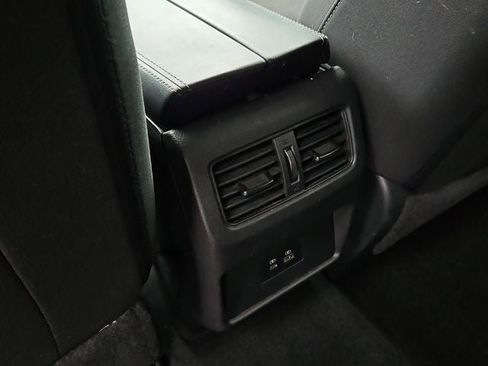 Used 2023 Nissan Rogue SV image 16