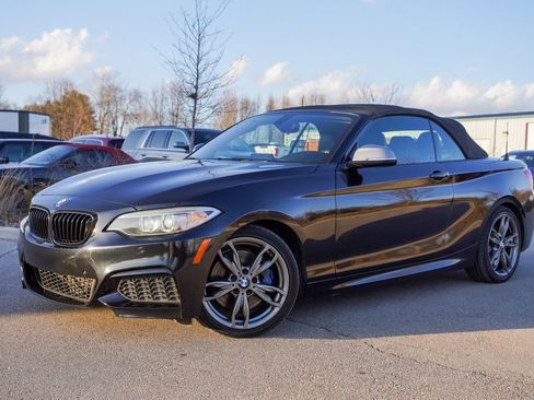 Used 2015 BMW M235i Convertible image 3