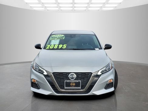 Used 2022 Nissan Altima 2.5 SR image 2