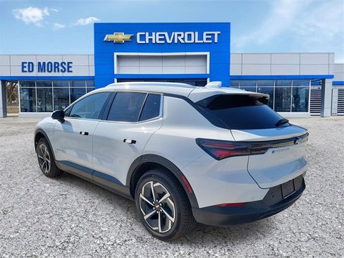 New 2026 Chevrolet Equinox EV LT image 2