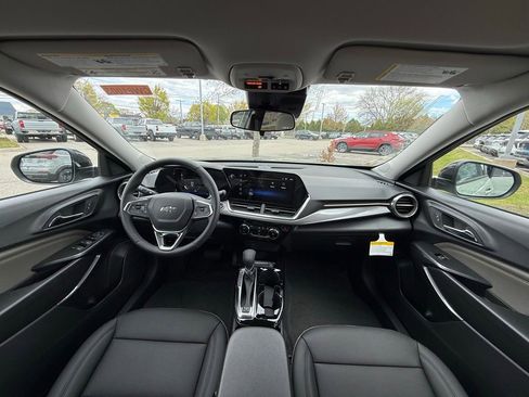 New 2026 Chevrolet Trax ACTIV FWD image 25