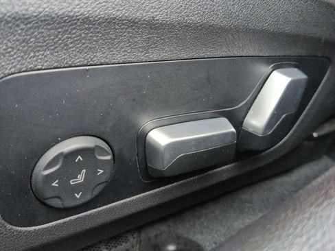 Used 2024 BMW 330i xDrive Sedan w/ Convenience Package image 24