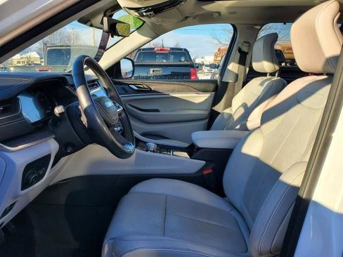 Used 2022 Jeep Grand Cherokee Overland w/ Adv Protech Group III image 6