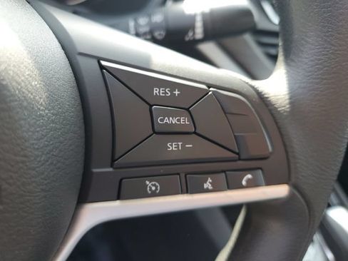 Used 2024 Nissan Altima 2.5 SV FWD image 13