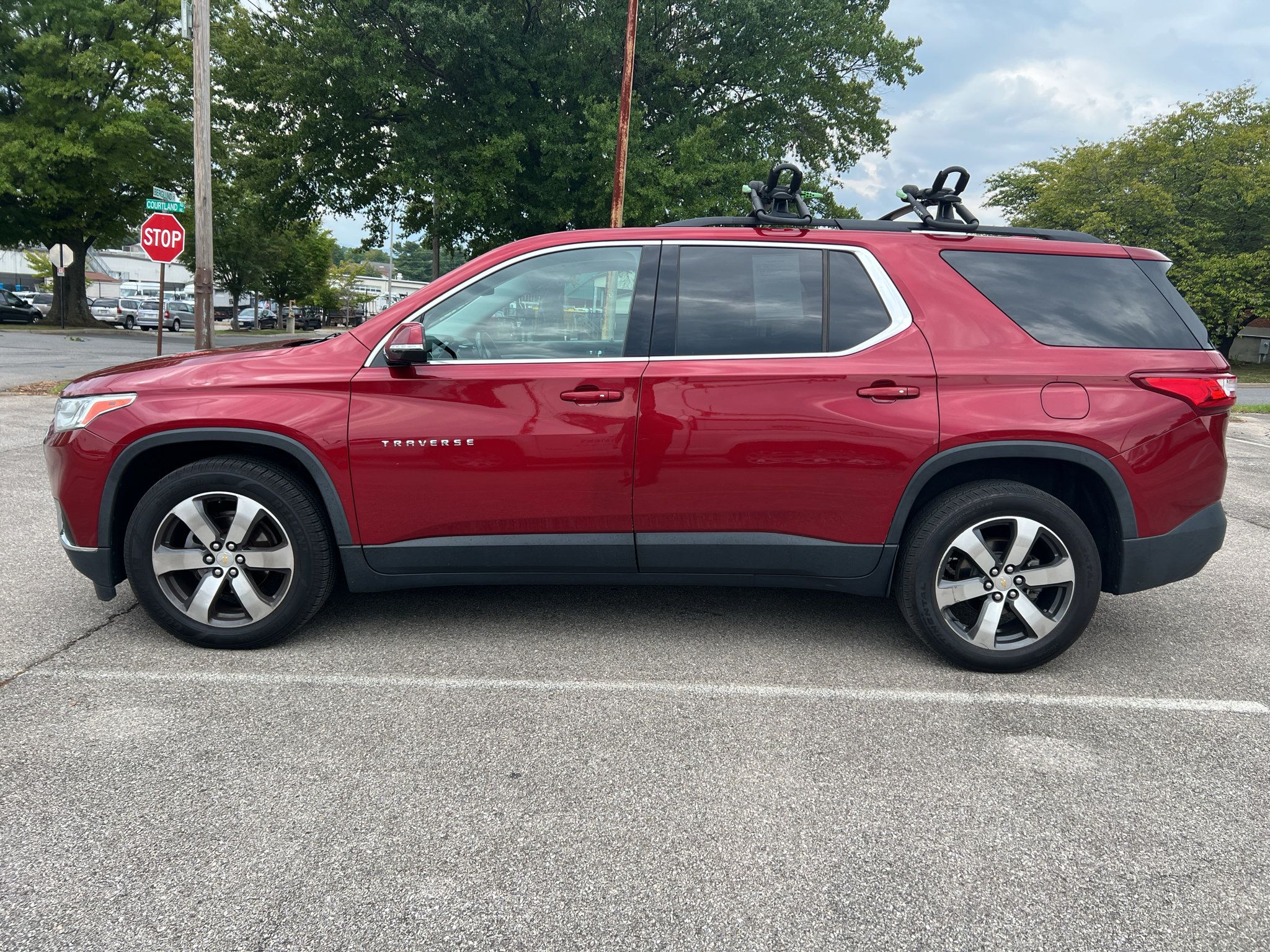Used 2019 Chevrolet Traverse LT w/ LT Premium Package AWD/4WD image 6