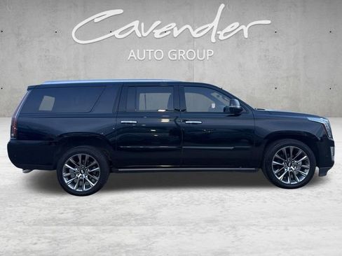 Used 2019 Cadillac Escalade ESV Platinum w/ Escalade Sport Edition image 17