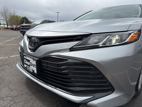 Used 2019 Toyota Camry LE image 11